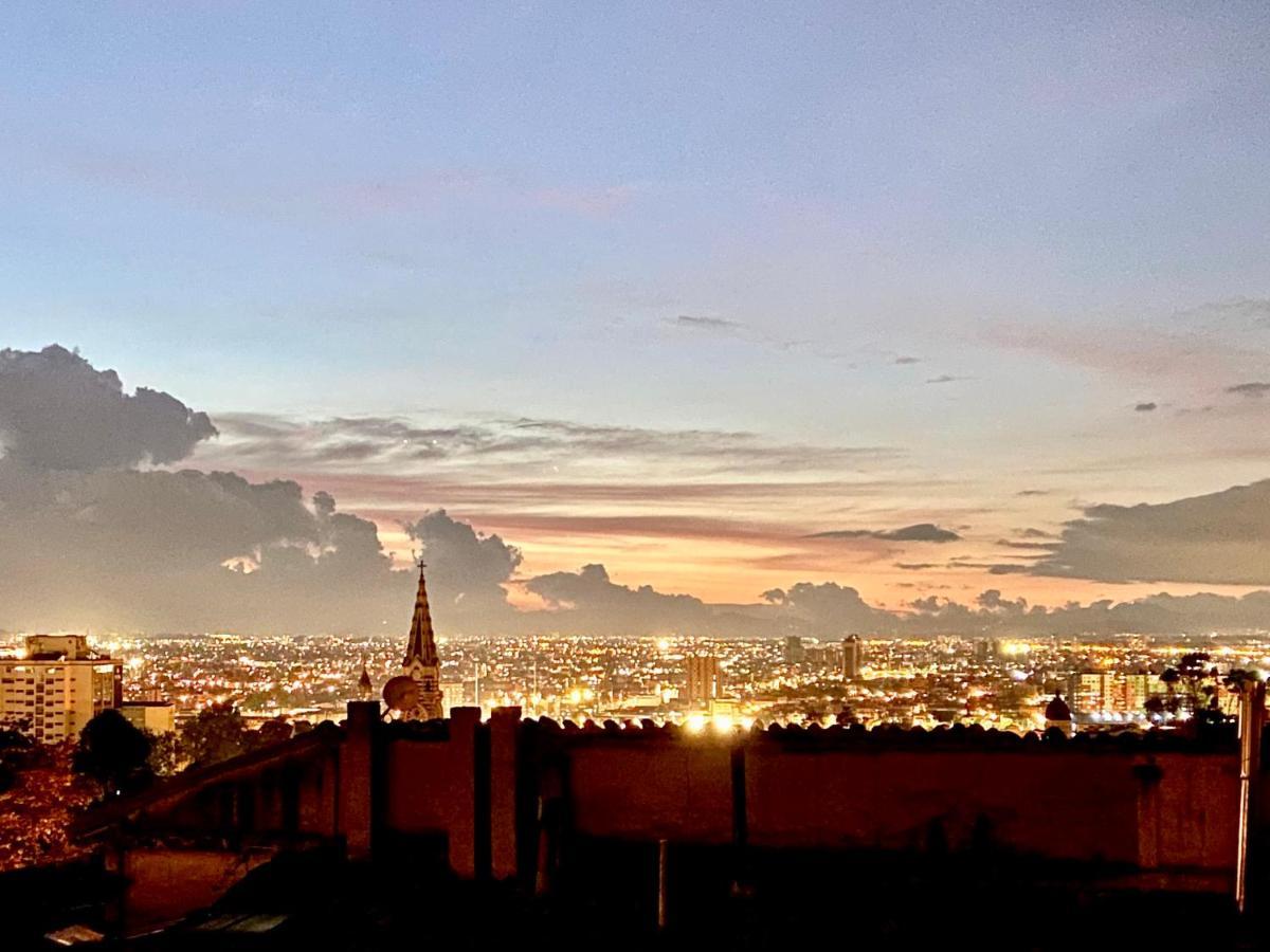 Xia Xue House La Candelaria - Bogota 360 City View מראה חיצוני תמונה